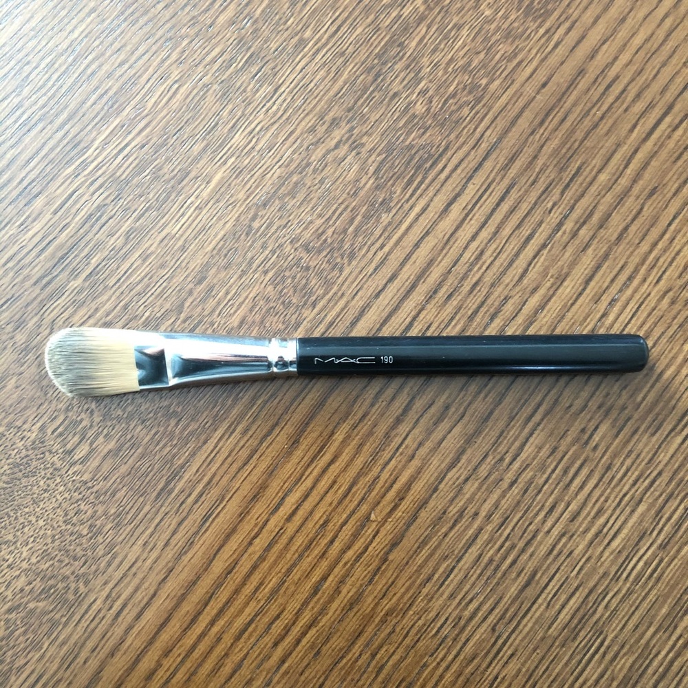 MAC 190 Foundation Brush